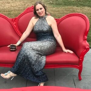 Betsy & Adam Navy Sequined Ombré Sleeveless Halter Maxi Evening Dress Size 2